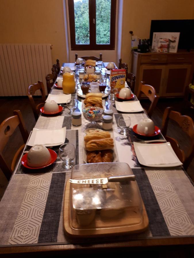 فندق Chez Nathalie Et Jean Claude Saint-Marc-à-Frongier المظهر الخارجي الصورة